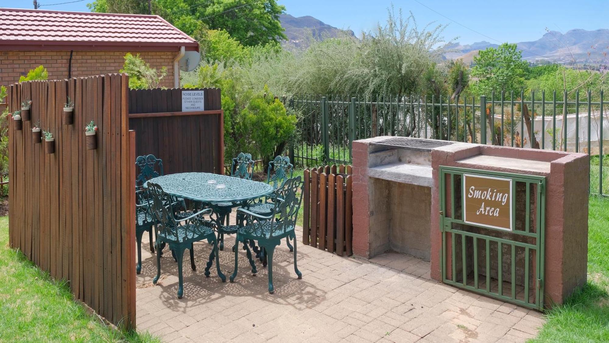 Knock Out View Clarens Hotel Exterior photo