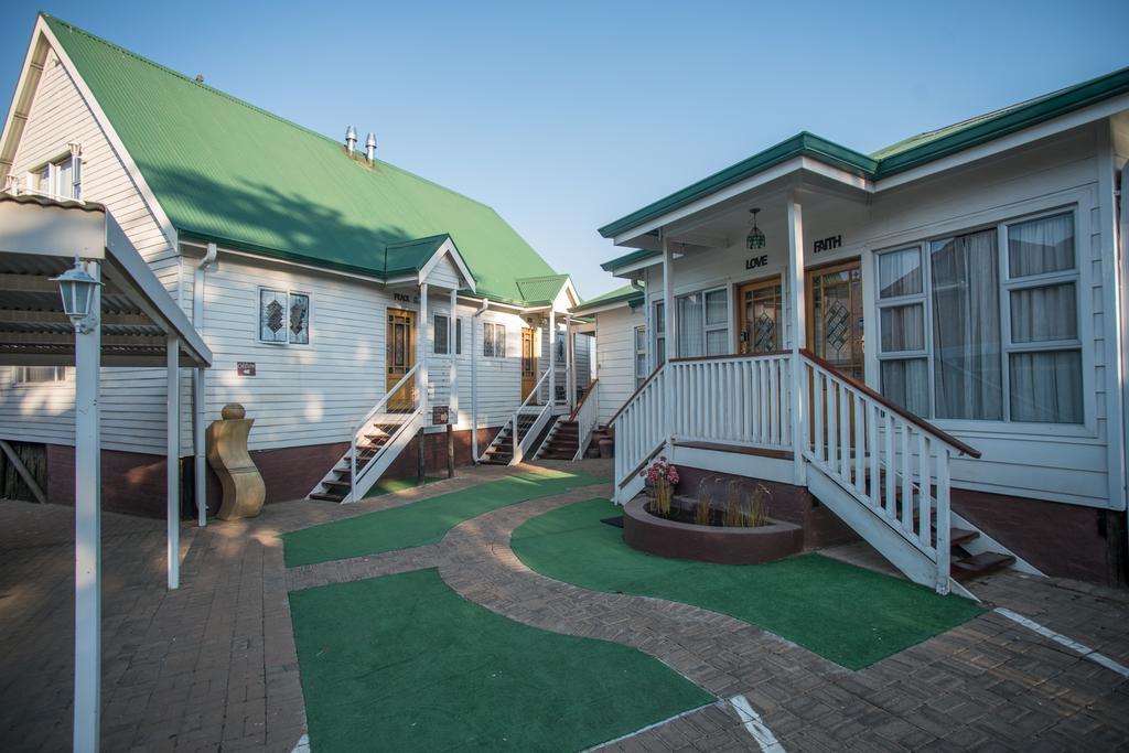 Knock Out View Clarens Hotel Exterior photo